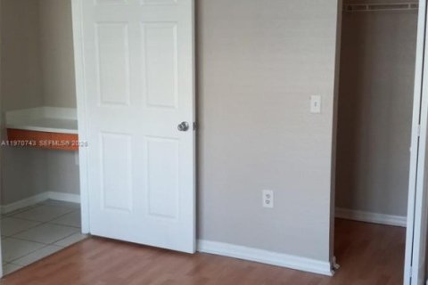 Condominio en venta en North Lauderdale, Florida, 2 dormitorios, 101.08 m2 № 2031445 - foto 13