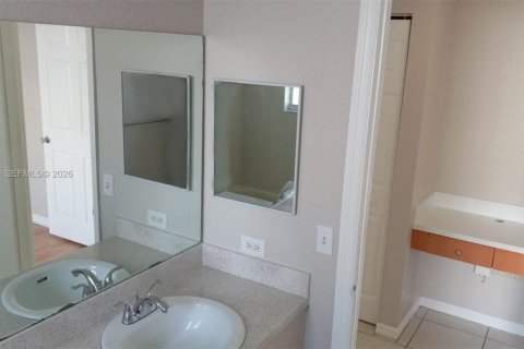 Condominio en venta en North Lauderdale, Florida, 2 dormitorios, 101.08 m2 № 2031445 - foto 16