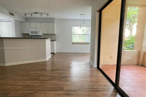 Condo in Sunrise, Florida, 1 bedroom  № 1924161 - photo 8