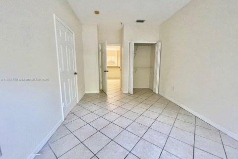 Copropriété à louer à Miami, Floride: 1 chambre, 46.17 m2 № 1877546 - photo 6