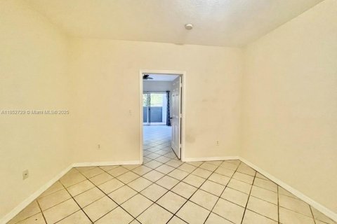 Copropriété à louer à Miami, Floride: 1 chambre, 46.17 m2 № 1877546 - photo 4