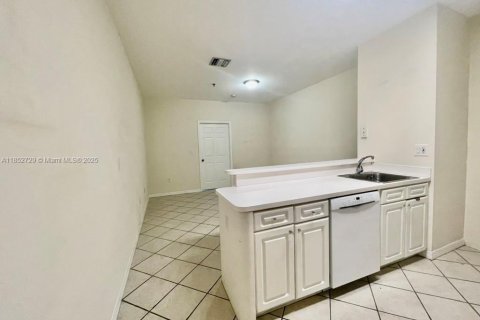 Copropriété à louer à Miami, Floride: 1 chambre, 46.17 m2 № 1877546 - photo 2