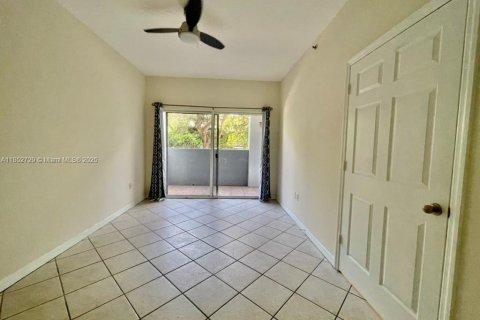Copropriété à louer à Miami, Floride: 1 chambre, 46.17 m2 № 1877546 - photo 1