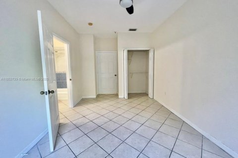 Copropriété à louer à Miami, Floride: 1 chambre, 46.17 m2 № 1877546 - photo 7