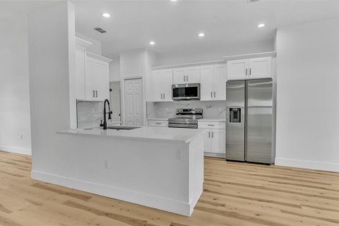 Villa ou maison à vendre à Weeki Wachee, Floride: 4 chambres, 197.42 m2 № 2280304 - photo 17