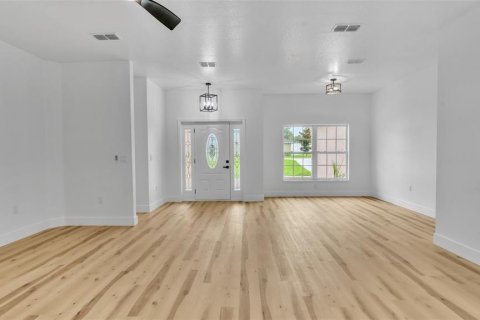Villa ou maison à vendre à Weeki Wachee, Floride: 4 chambres, 197.42 m2 № 2280304 - photo 18