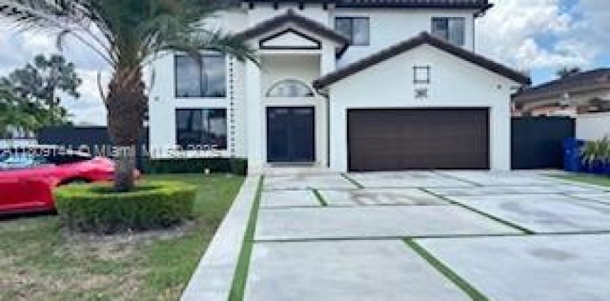 House in Miami, Florida 4 bedrooms, 240.71 sq.m. № 2012794