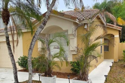 Villa ou maison à Coconut Creek, Floride 3 chambres, 146.79 m2 № 2086115