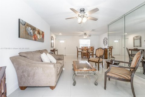 Casa en venta en Coral Springs, Florida, 4 dormitorios, 130.99 m2 № 1487711 - foto 7
