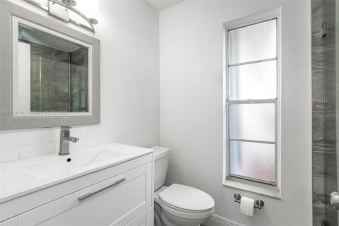 Casa en venta en Coral Springs, Florida, 4 dormitorios, 130.99 m2 № 1487711 - foto 21