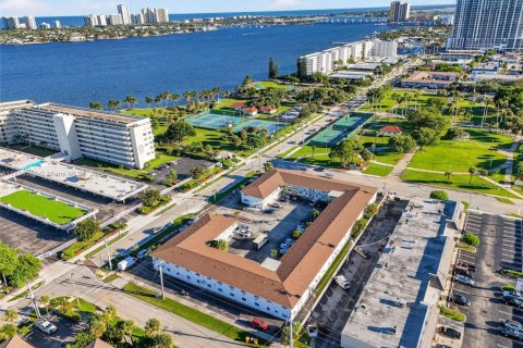 Condominio en venta en Lake Park, Florida, 2 dormitorios, 72 m2 № 1949536 - foto 23