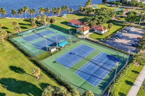 Condominio en venta en Lake Park, Florida, 2 dormitorios, 72 m2 № 1949536 - foto 28