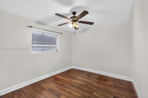 Condominio en venta en Lake Park, Florida, 2 dormitorios, 72 m2 № 1949536 - foto 10