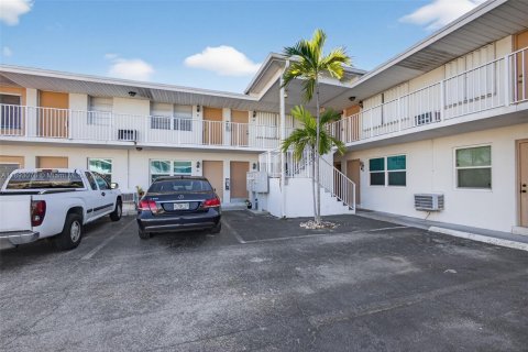 Condominio en venta en Lake Park, Florida, 2 dormitorios, 72 m2 № 1949536 - foto 14