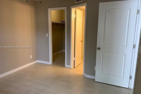 Condo in Sunrise, Florida, 1 bedroom  № 1890539 - photo 7