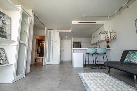Condo in Miami Beach, Florida, 1 bedroom  № 2067902 - photo 22