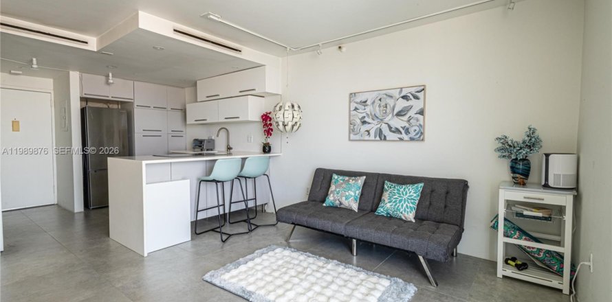Condo in Miami Beach, Florida, 1 bedroom  № 2067902