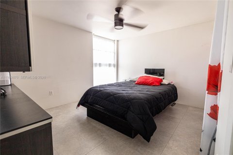 Condo in Miami Beach, Florida, 1 bedroom  № 2067902 - photo 28