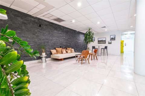 Condo in Miami Beach, Florida, 1 bedroom  № 2067902 - photo 10