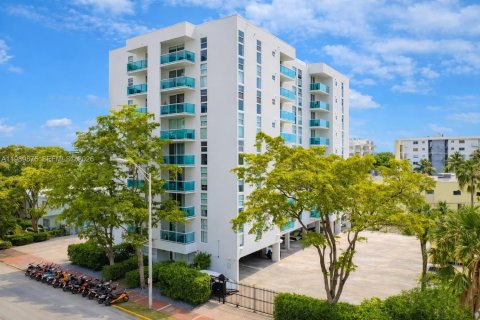 Condo in Miami Beach, Florida, 1 bedroom  № 2067902 - photo 5