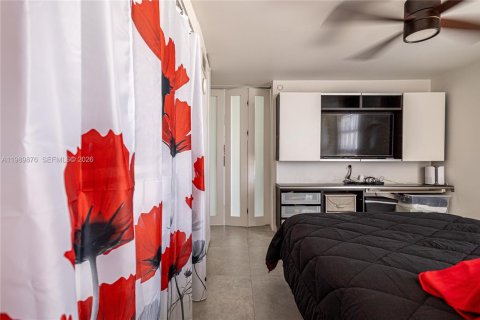 Condo in Miami Beach, Florida, 1 bedroom  № 2067902 - photo 30