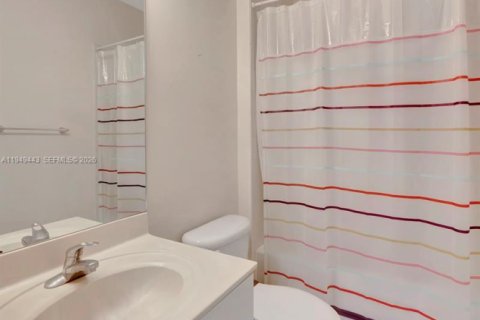 Снять в аренду таунхаус в Хомстед, Флорида 3 спальни, 116.87м2, № 2004972 - фото 26