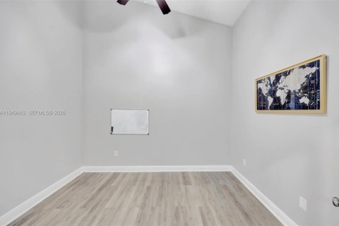 Снять в аренду таунхаус в Хомстед, Флорида 3 спальни, 116.87м2, № 2004972 - фото 28