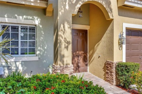 Снять в аренду таунхаус в Хомстед, Флорида 3 спальни, 116.87м2, № 2004972 - фото 4