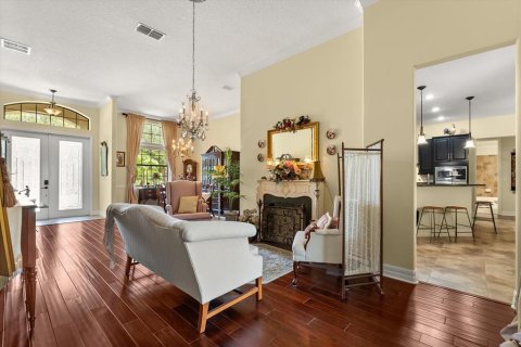 House in Sorrento, Florida 4 bedrooms, 316.7 sq.m. № 1827901 - photo 3