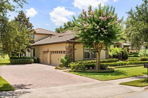 House in Sorrento, Florida 4 bedrooms, 316.7 sq.m. № 1827901 - photo 2