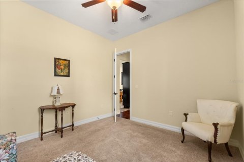 House in Sorrento, Florida 4 bedrooms, 316.7 sq.m. № 1827901 - photo 27
