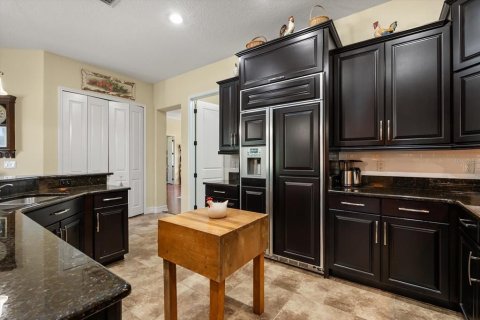 House in Sorrento, Florida 4 bedrooms, 316.7 sq.m. № 1827901 - photo 13