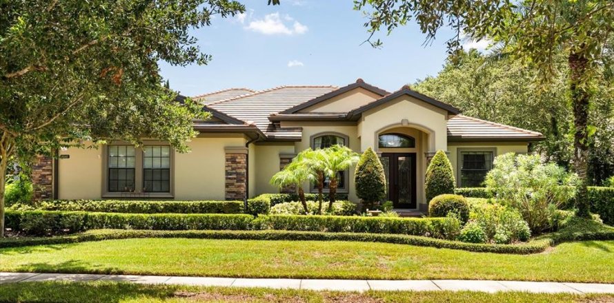 House in Sorrento, Florida 4 bedrooms, 316.7 sq.m. № 1827901