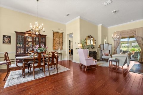 House in Sorrento, Florida 4 bedrooms, 316.7 sq.m. № 1827901 - photo 5