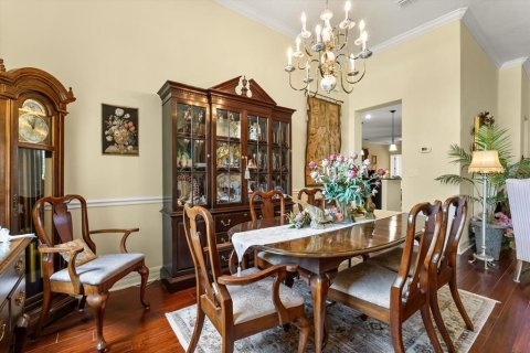 House in Sorrento, Florida 4 bedrooms, 316.7 sq.m. № 1827901 - photo 7