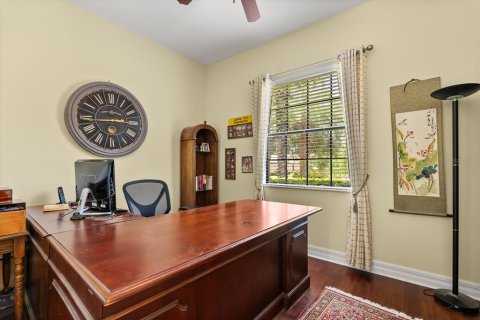 House in Sorrento, Florida 4 bedrooms, 316.7 sq.m. № 1827901 - photo 9