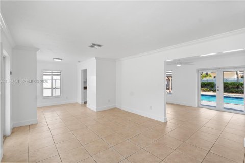 Villa ou maison à vendre à Miami, Floride: 4 chambres, 153.57 m2 № 1997603 - photo 7