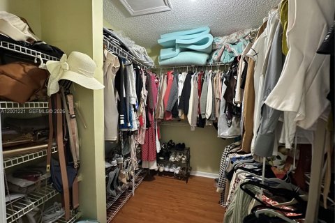 Купить виллу или дом в Корал-Спрингс, Флорида 3 спальни, 153.57м2, № 2065379 - фото 14