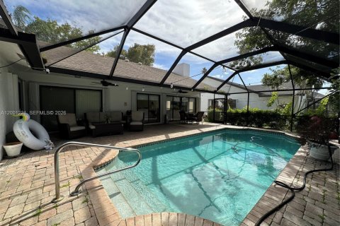 Купить виллу или дом в Корал-Спрингс, Флорида 3 спальни, 153.57м2, № 2065379 - фото 25