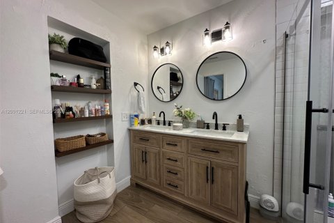 Купить виллу или дом в Корал-Спрингс, Флорида 3 спальни, 153.57м2, № 2065379 - фото 17