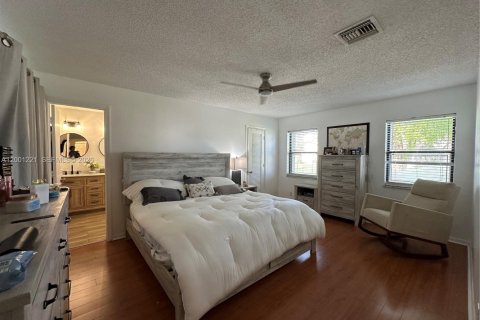 Купить виллу или дом в Корал-Спрингс, Флорида 3 спальни, 153.57м2, № 2065379 - фото 12