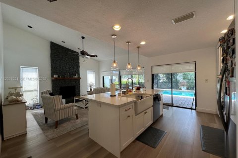 Купить виллу или дом в Корал-Спрингс, Флорида 3 спальни, 153.57м2, № 2065379 - фото 7