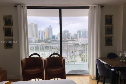 Copropriété à vendre à Sunny Isles Beach, Floride: 3 chambres, 210.61 m2 № 2004411 - photo 10