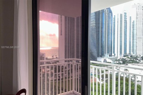 Copropriété à vendre à Sunny Isles Beach, Floride: 3 chambres, 210.61 m2 № 2004411 - photo 11