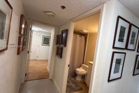 Copropriété à vendre à Sunny Isles Beach, Floride: 3 chambres, 210.61 m2 № 2004411 - photo 23