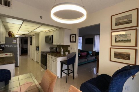 Copropriété à vendre à Sunny Isles Beach, Floride: 3 chambres, 210.61 m2 № 2004411 - photo 5