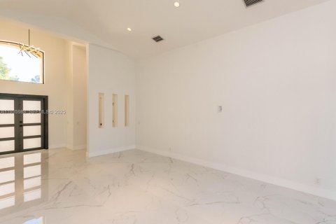 House in Weston, Florida 4 bedrooms, 215.72 sq.m. № 1994074 - photo 9