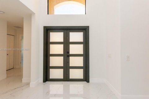 House in Weston, Florida 4 bedrooms, 215.72 sq.m. № 1994074 - photo 4