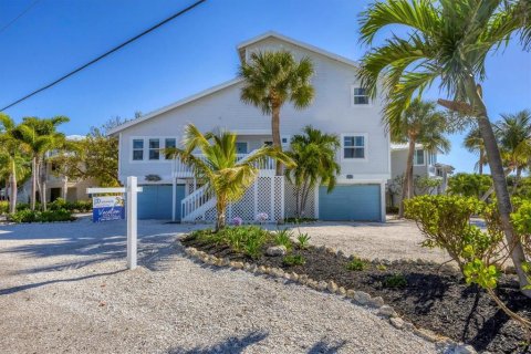 Casa en alquiler en Boca Grande, Florida, 3 dormitorios, 191.75 m2 № 1901097 - foto 1