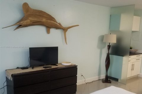 Condo in Tavernier, Florida  № 1464033 - photo 27